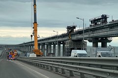 Крымский мост открыли для автомобилей: Транспорт: Среда обитания: Lenta.ru0