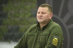 Украинский депутат обратила внимание на странную деталь на фото с Залужным: Украина: Бывший СССР: Lenta.ru0