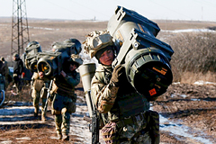 Политолог назвал неочевидную цель поставок западного оружия на Украину: Украина: Бывший СССР: Lenta.ru