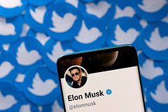 Twitter подаст в суд на Илона Маска: Бизнес: Экономика: Lenta.ru0