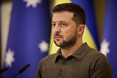 Зеленский заявил о неизменности планов Украины вступить в НАТО: Украина: Бывший СССР: Lenta.ru