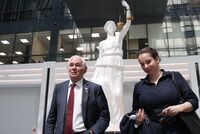 Присяжные признали виновными Елену Белую и Элину Сушкевич: Следствие и суд: Силовые структуры: Lenta.ru1