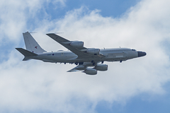Стало известно о подаче заявки Британией на перелет самолета RC-135 над Россией: Политика: Россия: Lenta.ru
