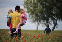 В России призвали менять систему усыновления детей иностранцами: Общество: Россия: Lenta.ru1