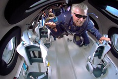 Virgin Galactic отложила суборбитальный полет туристов из-за убытков: Космос: Наука и техника: Lenta.ru0