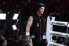 Альварес впервые прокомментировал поражение от Бивола: Бокс и ММА: Спорт: Lenta.ru
