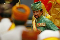 Назван новый самый долгоживущий и долгоправящий монарх в мире: Персоны: Из жизни: Lenta.ru