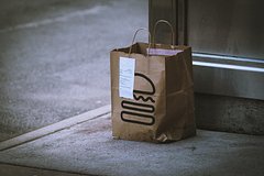 Парень по ошибке целый год получал чужие посылки и неожиданно встретил их хозяев: Интернет: Интернет и СМИ: Lenta.ru0