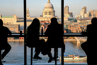 Раскрыты риски при оформлении зарубежных банковских карт: Социальная сфера: Экономика: Lenta.ru3