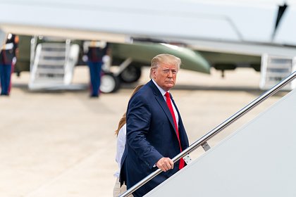 Трамп упрекнул США в слишком крупных поставках оружия Украине