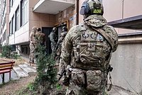 Обвиняемый в подрыве машины в Москве доставлен в Россию: роль Интерпола и турецких спецслужб в поимке: Следствие и суд: Силовые структуры: Lenta.ru8