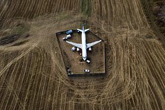 Пассажирка севшего в поле самолета прокомментировала идею уволить пилотов: Россия: Путешествия: Lenta.ru0