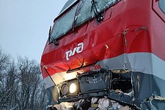 В Ульяновской области пассажирский поезд столкнулся с локомотивом: что известно, кто пострадал: Происшествия: Россия: Lenta.ru0