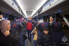 Борт МЧС с эвакуированными из сектора Газа россиянами вылетел в Москву: Общество: Россия: Lenta.ru0