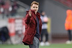 Тренера «Спартака» удалили за толчок игрока команды-соперника во время матча РПЛ: Футбол: Спорт: Lenta.ru0