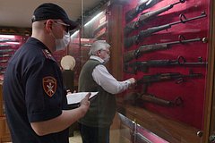 Прокуратура проверит исполнение законов об обороте оружия после стрельбы в школе: Полиция и спецслужбы: Силовые структуры: Lenta.ru0