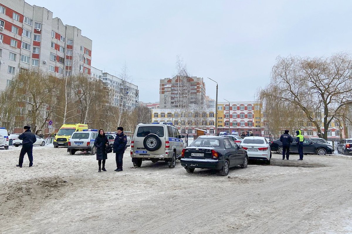Российская восьмиклассница пришла в школу с дробовиком и открыла стрельбу. Что известно о трагедии?: Криминал: Силовые структуры: Lenta.ru1