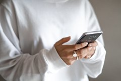 Неожиданное уведомление в Tinder заставило девушку испытать приступ тошноты: Coцсети: Интернет и СМИ: Lenta.ru0