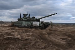 Экипажи новейших танков Т-90 М «Прорыв» провели подготовку к боям в зоне СВО: Украина: Бывший СССР: Lenta.ru0