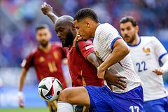 Франция обыграла Бельгию и вышла в 1/4 финала Евро-2024: Футбол: Спорт: Lenta.ru0