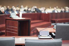 Адвокат назвал незаконными обвинения против сына экс-главы РЖД: Общество: Мир: Lenta.ru0