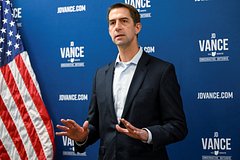 Американский сенатор отказался баллотироваться на пост президента США: Политика: Мир: Lenta.ru0
