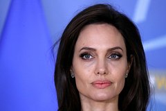 Анджелина Джоли сыграет оперную диву Марию Каллас: Кино: Культура: Lenta.ru0