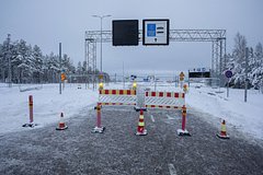 В Финляндии организовали митинг против закрытия границы с Россией: Мир: Путешествия: Lenta.ru0