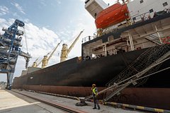 Более 300 моряков застряли в украинских портах: Украина: Бывший СССР: Lenta.ru0
