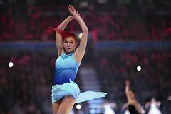 Болельщик выбежал на лед после проката Трусовой и был задержан: Зимние виды: Спорт: Lenta.ru0