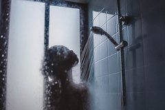 Британцев призвали отказаться от ежедневного приема душа: Общество: Мир: Lenta.ru0