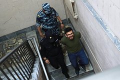 Бывшему депутату Яшину на полгода продлили арест по делу о дискредитации армии: Следствие и суд: Силовые структуры: Lenta.ru0