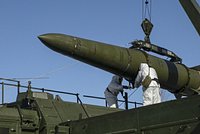 В НАТО обсуждают приведение ядерных боеголовок в боевую готовность. Что известно об арсенале государств?: Политика: Мир: Lenta.ru7