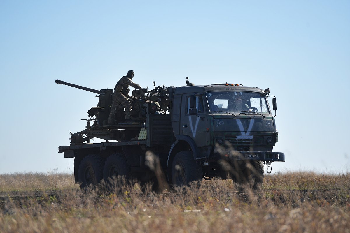 На российской военной технике заметили новый символ: чем он отличается от Z и V: Общество: Россия: Lenta.ru2