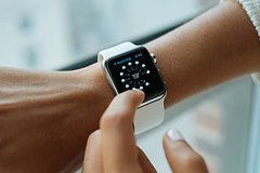 Часы Apple помогли диагностировать рак у 12-летней девочки: Счастливчики: Из жизни: Lenta.ru0