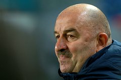 Черчесов оценил выход «Ференцвароша» в плей-офф Лиги Европы: Футбол: Спорт: Lenta.ru0