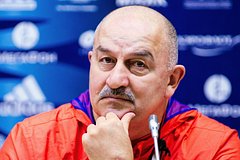 Черчесов отреагировал на отсутствие предложений из России: Футбол: Спорт: Lenta.ru0