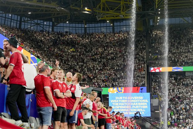 Плей-офф Евро-2024: результаты матчей, Швейцария победила Италию, вылет итальянцев, Германия обыграла Данию: Футбол: Спорт: Lenta.ru4