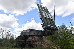 Десять взрывов произошли в небе над Новой Каховкой: Украина: Бывший СССР: Lenta.ru0