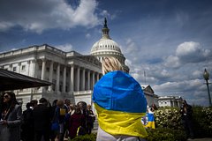 Лидер демократов в Сенате США запросил голосование по помощи Киеву: Политика: Мир: Lenta.ru0