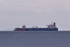 ЕК допустила переходный период для введения потолка цен на нефть из России: Политика: Мир: Lenta.ru0