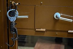 Экс-начальника российской колонии осудили на три года за взятки от заключенного: Следствие и суд: Силовые структуры: Lenta.ru0