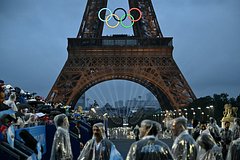 Видео лучших моментов церемонии открытия Олимпийских игр-2024 удалили из сети: Олимпиада: Спорт: Lenta.ru0