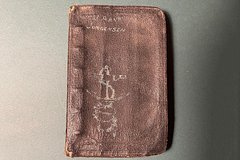 Мужчина нашел в гараже чужой блокнот и удивился записям в нем: Интернет: Интернет и СМИ: Lenta.ru0