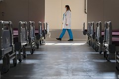 Роспотребнадзор опроверг информацию о пандемии микоплазменной инфекции: Общество: Россия: Lenta.ru0