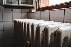 Французам придется отключить дома от центрального отопления из-за цен на газ: Общество: Мир: Lenta.ru0