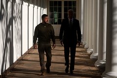 Французский политик назвал визит Зеленского в США предвестником третьей мировой: Политика: Мир: Lenta.ru0