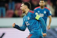 Футболист отказался от капитанской повязки из-за акции в поддержку ЛГБТ: Футбол: Спорт: Lenta.ru0