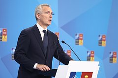 Генсек НАТО исключил принятие Украины в альянс прямо сейчас: Политика: Мир: Lenta.ru0