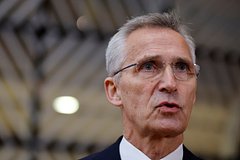 Генсек НАТО рассказал о подготовке десятков тысяч украинских военных: Политика: Мир: Lenta.ru0